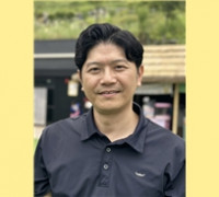 조용히 흐르는 자리에서 믿음은 이어지고